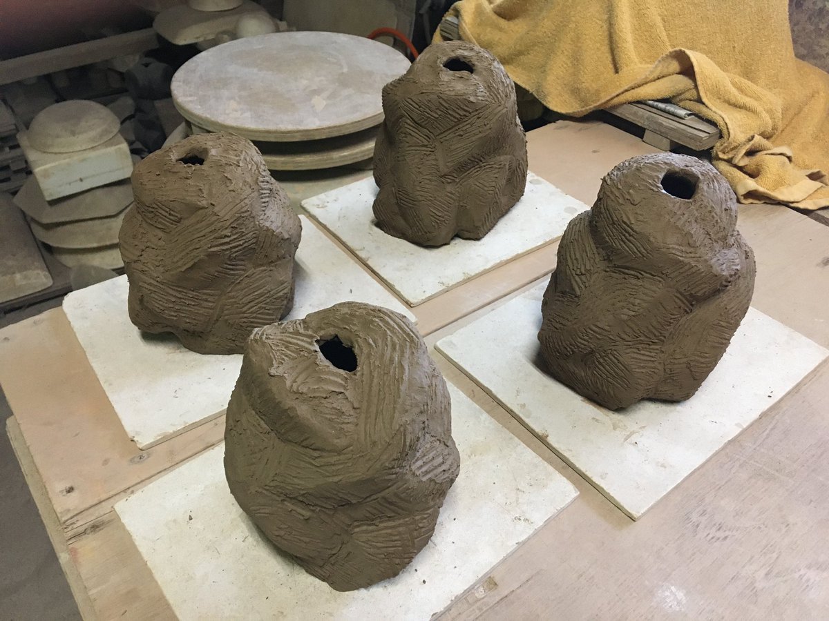 ceramistbamboo's tweet photo. 今日の制作
I’m making the vases
#陶芸 #紐作り #制作 #竹内真吾
#coilingtechnique #ceramicart #claywork #claysculpture #ceramics #ceramic #pottery #shingotakeuchi https://t.co/GoIalzZaKI