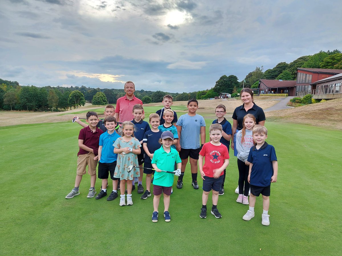 Another fantastic turn out for tonight's Junior session @RuffordParkGolf. Thanks to all who attended. @JODIE_PEACOCK