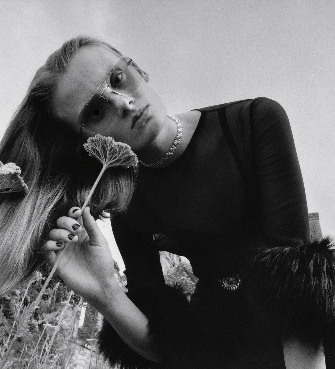 PremierModels's tweet photo. ✨ Fierce #EvieSaunders  ✨ for @WSJMag 
Photographer #samuelbradley
Styling #ChlieGrace⁣
 Hair #marimarilondon
Makeup #thomwalker
Nails #saffrongoddard⁣⁣
Casting @dmcasting 
#PremierModels #WSJMagStyle ⁣⁣ https://t.co/r94tluMGUf