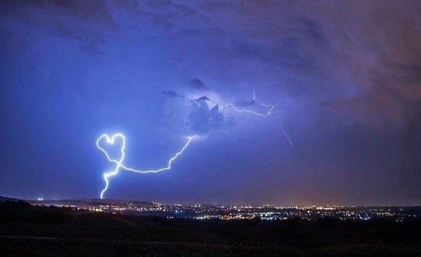 RT @godoflokis: “hi i’m thor and you’re watching disney channel” https://t.co/SyhUaJItoC