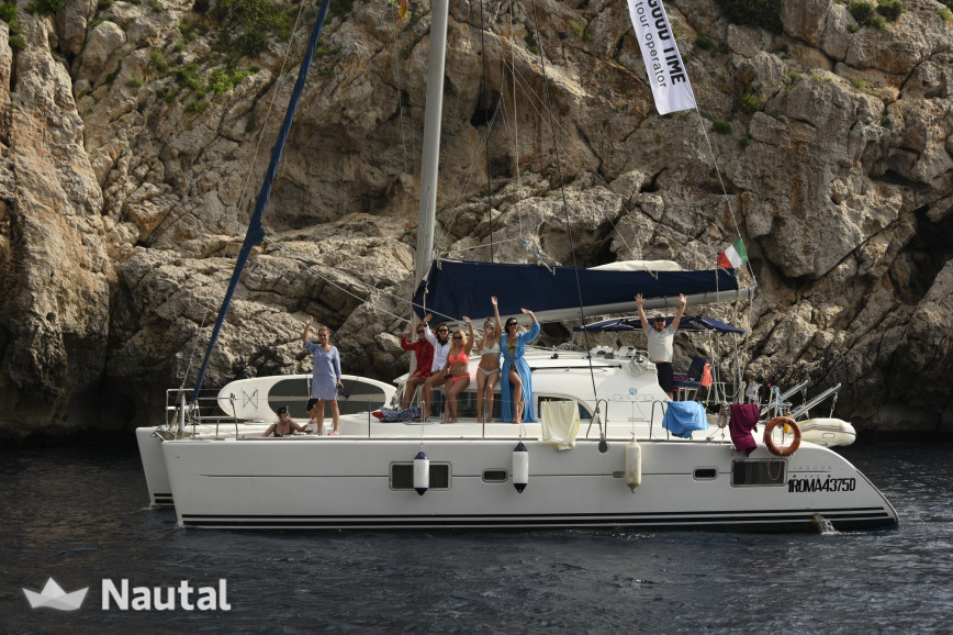 ¡Se acaba el verano pero no las aventuras en ⛵️!

Descubre en nuestra web descuentos de hasta el 40% y disfruta de una merecida escapada! 

Como este precioso catamarán en Tenerife👉 nautal.es/alquilar-catam…

#smartsailors #islascanarias