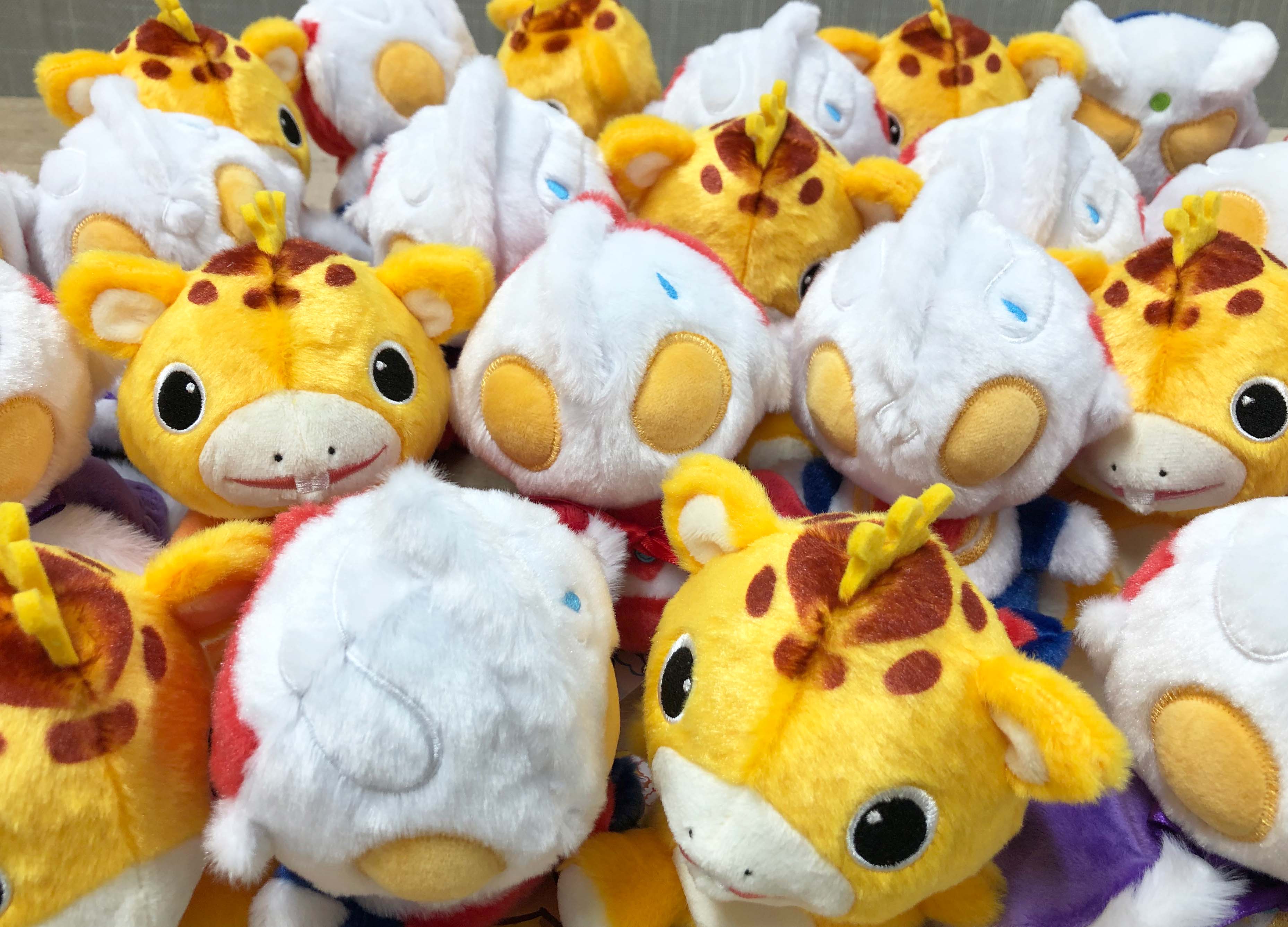 Amazon.co.jp: ウルトラマンゼロ ティガ ぬいぐるみ 癒し系 光の