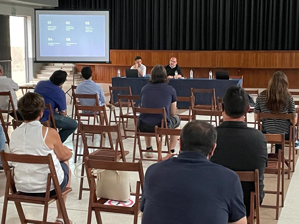 Bull_Host's tweet photo. Muchas gracias #Barcelona
Nos interesamos por garantizar la seguridad digital del mundo de la industria y expandir nuestro conocimiento para poder hacer de tu lugar de trabajo un lugar más seguro. Gracias #SistemasFigueres
#ciberseguridadleioa #bullhost https://t.co/PIuCdm73CF