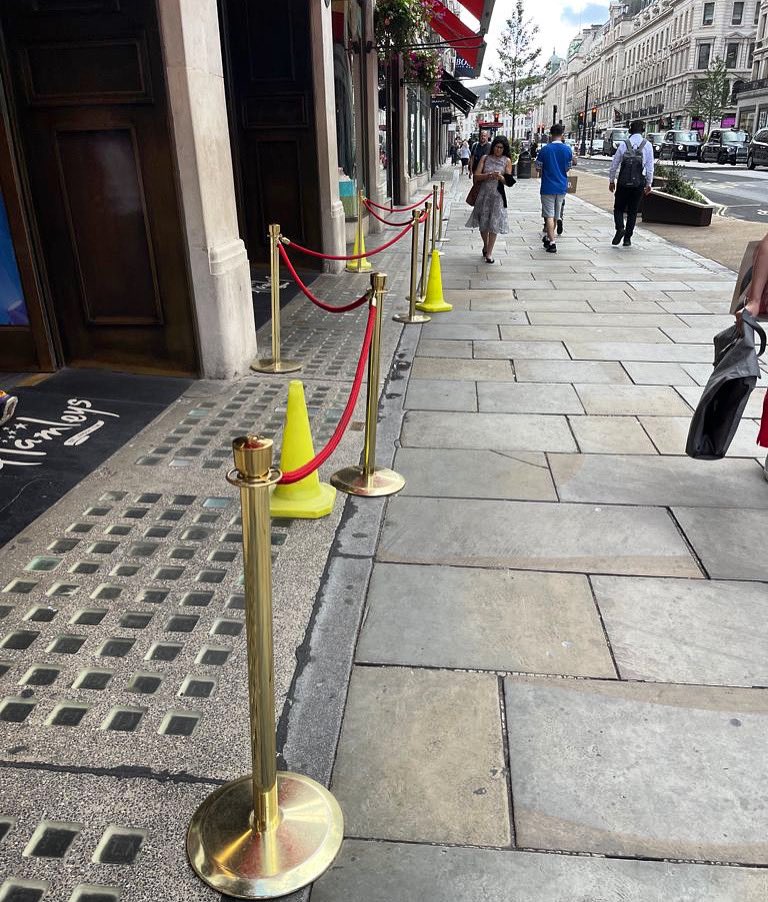 barriers_R_us's tweet photo. Visit our online store to view our selection of VIP Post and Rope barriers, Great for all occasions and businesses … even for large toy stores!

#London #Hamleys #toystores #viparea #queuebarrier #queues #queuing #queuemanagement #stanchions #velvetrope #ThursdayThoughts https://t.co/jkNHFP9Zoi