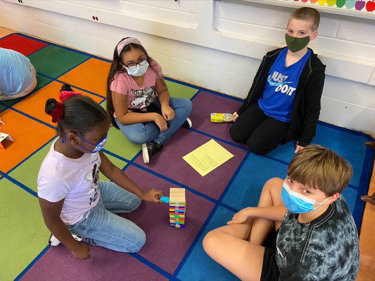 Students in @MsMPendergast's class collaborated to play #Jenga to learn how to follow rules and show #respect to others in school.  <a href="/AACountySchools/">AACPS</a> #AACPSBack2Awesome