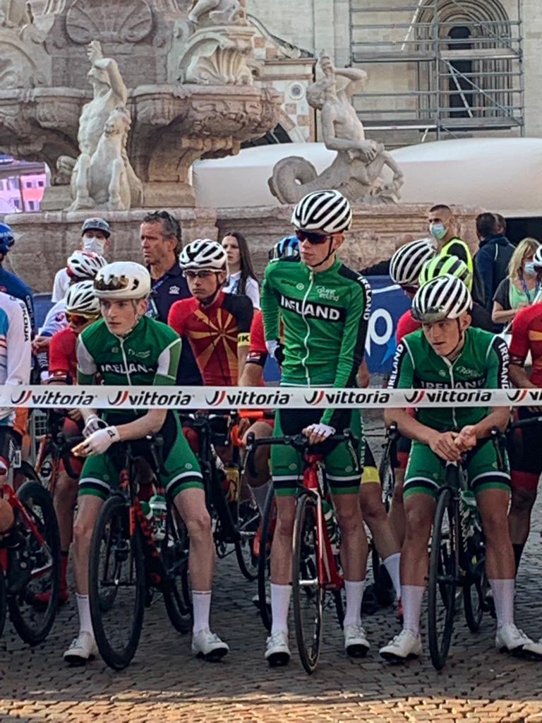 ivanobp's tweet image. At the start line … good luck lads! @Orwell_Wheelers @CyclingIreland