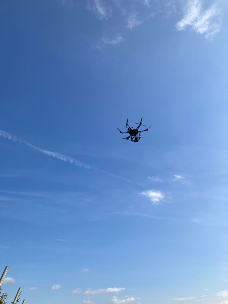 Yesterday we had a great day in the field with our #IGARSS2021 #summerschool attendees. 🍎🥾😃

Today experts from <a href="/VITO_RS_/">VITO Remote Sensing</a>, <a href="/KMS_ERM_RMA/">KMS_ERM_RMA</a> and <a href="/ugent/">UGent</a> will give some final lessons on #drone-based #remotesensing. 💪

<a href="/URC_UGent/">UAV Research Centre UGent</a> <a href="/Bart_Deronde/">Bart Deronde</a> <a href="/BelgianEO/">Belgian Earth Observation</a> <a href="/IEEE_GRSS/">IEEE Geoscience and Remote Sensing Society</a> <a href="/BEDronePort/">DronePort</a>