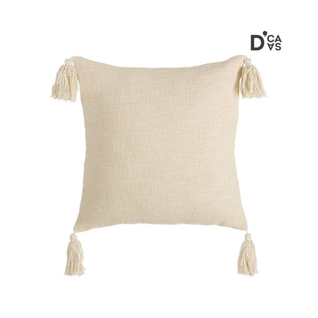 dcasainfo's tweet photo. Los tonos neutros invaden la selección textil de la colección 'Winter White'. Suaves mantas de chenilla, cojines de terciopelo y alfombras empenachadas... esta colección es una invitación a disfrutar del calor del hogar.
#novedades #retail #comercioonline #wholesale #interiorismo https://t.co/w03QjClbGB