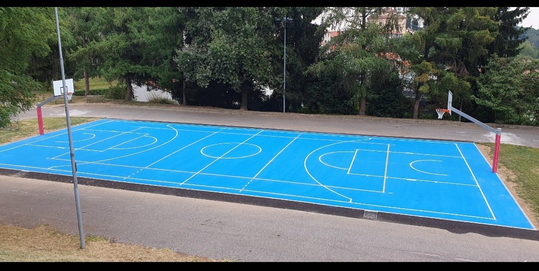 maurosironi77's tweet photo. @parallelecinico Vorrei ringraziare pubblicamente il comune di #Cucciago per lo splendido lavoro fatto.Ora #tuttiinpista https://t.co/Y0fdwwnY4A