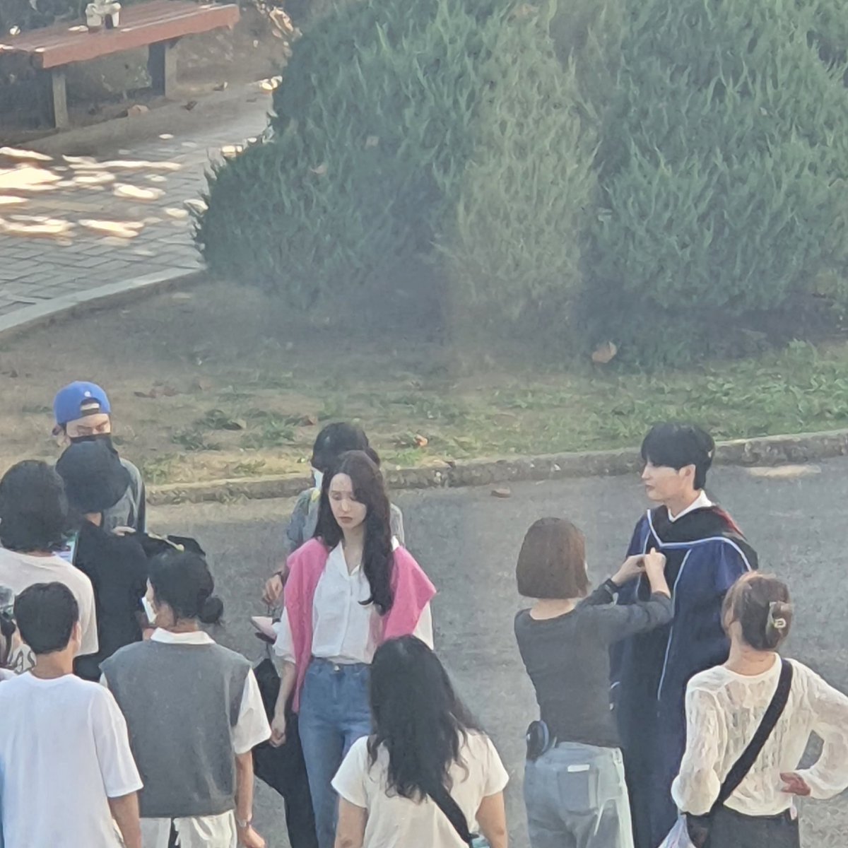 infodrakor_id's tweet photo. Yang ditunggu tunggu akhirnya ada preview satu framenya #LeeJongSuk dan #Yoona lagi syuting drama tvN #BigMouse 😍

cr: 3_1_36 https://t.co/Y17I879BRw