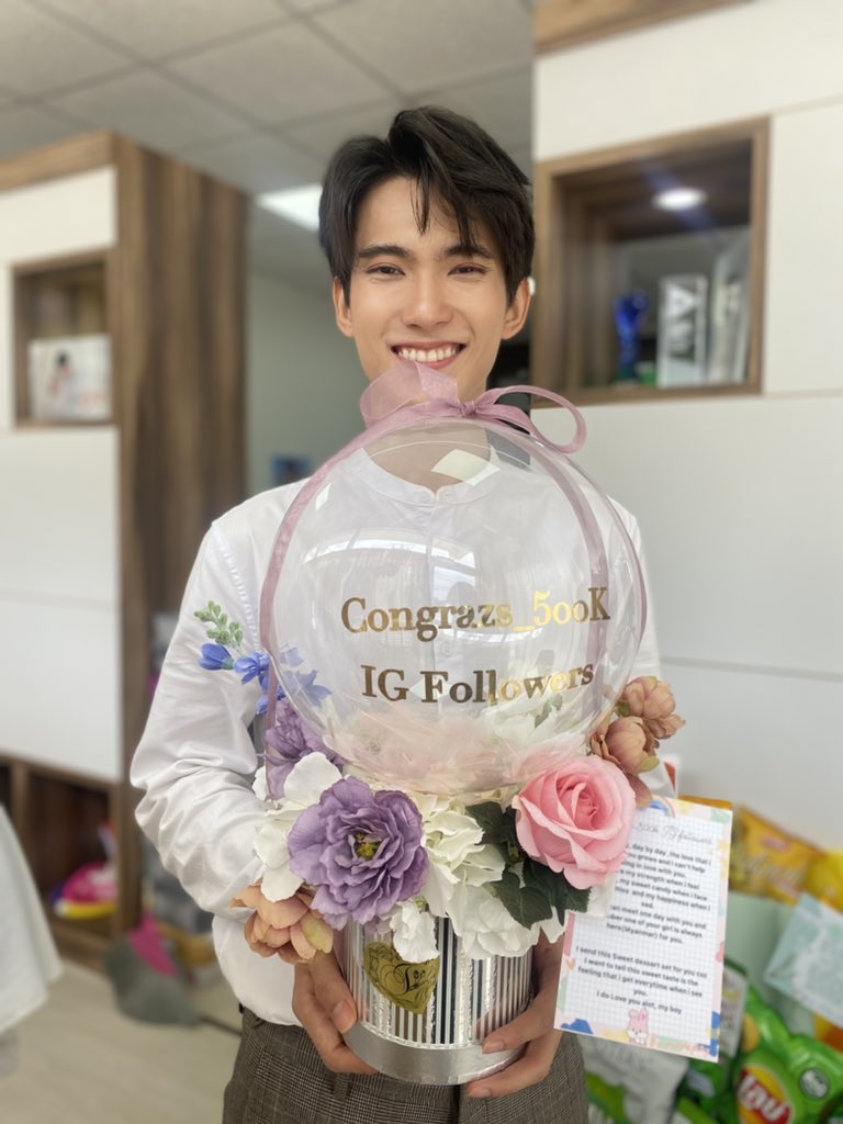 Sixsuperstars's tweet photo. #First_Chalongrat #รักแรกของเฟริสท์ #500kAlwaysWithFirst #FirstLoveIsU https://t.co/Uo0rl66YhX
