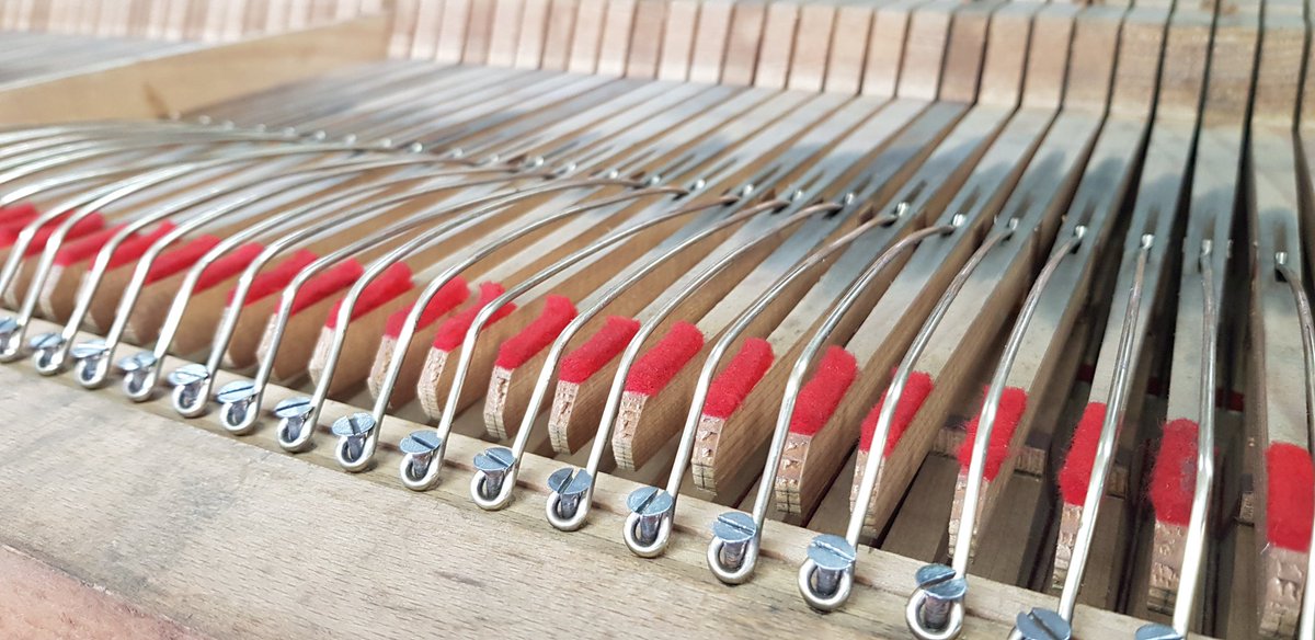 victorMANGEOL's tweet photo. Dorure sur ressorts #vicmangeol #jevoislavieenvosges #madeinvosges #madeinfrance #orgue #organ #orgel #organbuilder #harmonium #harmoniumdart #patrimoine #neufchateau #vosges #lorraine #lorrainevousreveler #metiersdartgrandest #fondationbp #madeingrandest #atelierdartdefrance https://t.co/2nCiIIHVe5