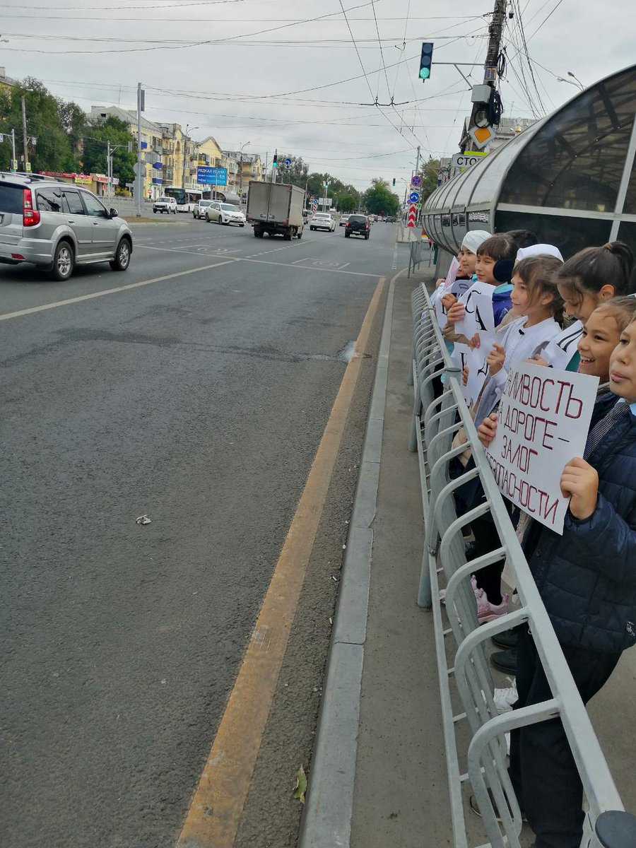 Сегодня 10 сентября С 8.00 до 9.30 ученики школы "Яктылык" приняли участие в  Акции: "Спасибо водитель!"
#Яктылык #БДД #Спасибо_водитель