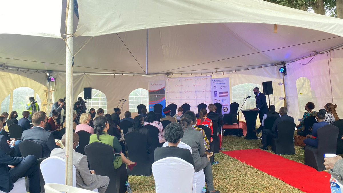 CountrywideHubs's tweet image. Visit by the President of The Republic of Estonia to Swift Lab Limited.

Swift Lab is a medical logistics company that is using drones to deliver critical medical supplies in remote and hard to reach areas. 

#countrywidehubs
#Estonia 
#SwiftLab
#UNDPKenya
#Konza