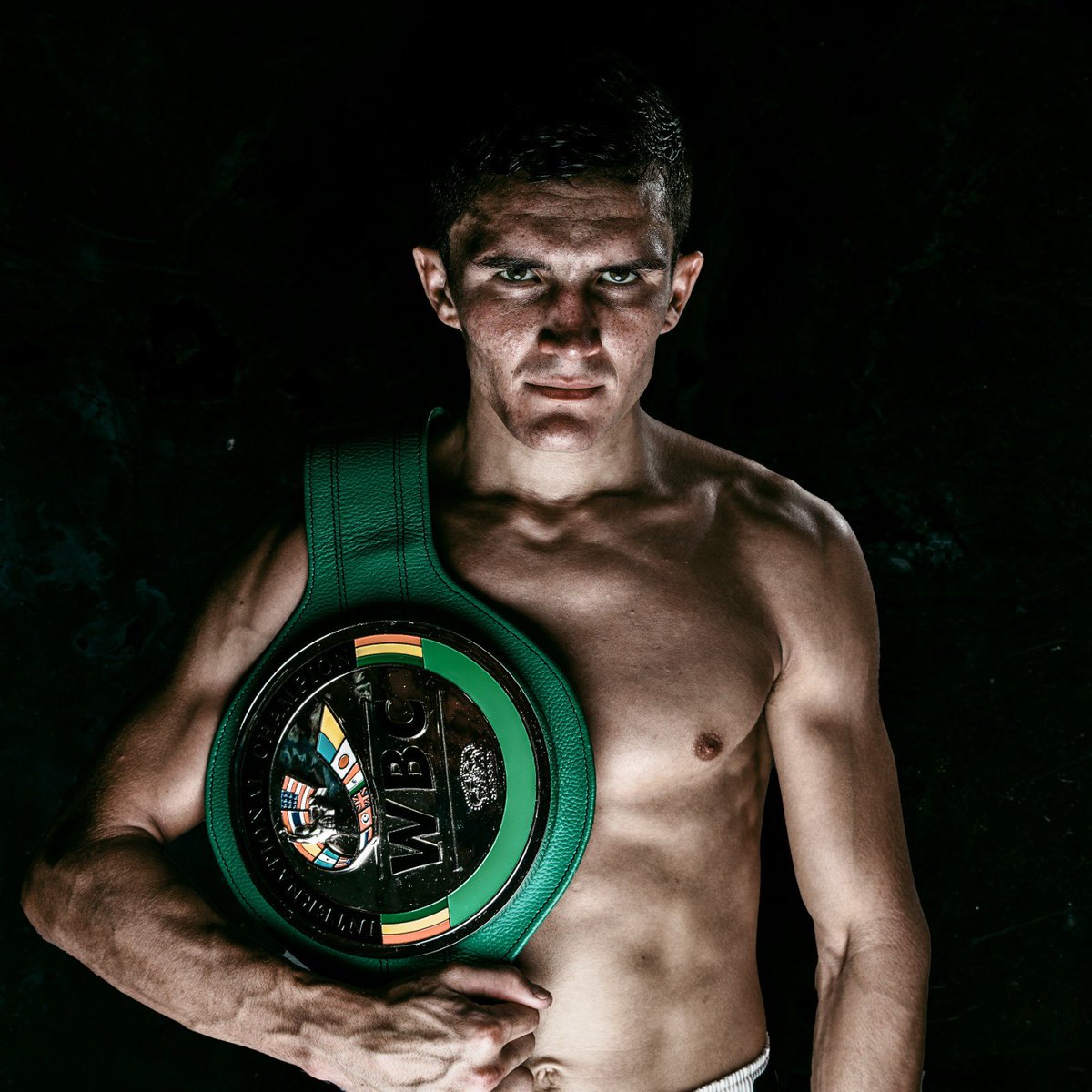 FIGHT NIGHT 🥊💥⠀
⠀
Headliner @louielynn1 defends his title against undefeated Amin Jahanzeb⠀
⠀
Tonight on @frankwarren_tv action packed prospects show. ⠀

Portrait by <a href="/unknown_boxers/">Unknown Boxers</a> 
⠀
@BTSportBoxing <a href="/2Sharp_d/">Denzel Bentley</a> <a href="/peacockgymwear/">Peacock Gym Wear</a> <a href="/CopperBoxArena/">Copper Box Arena</a> @DevSahni_