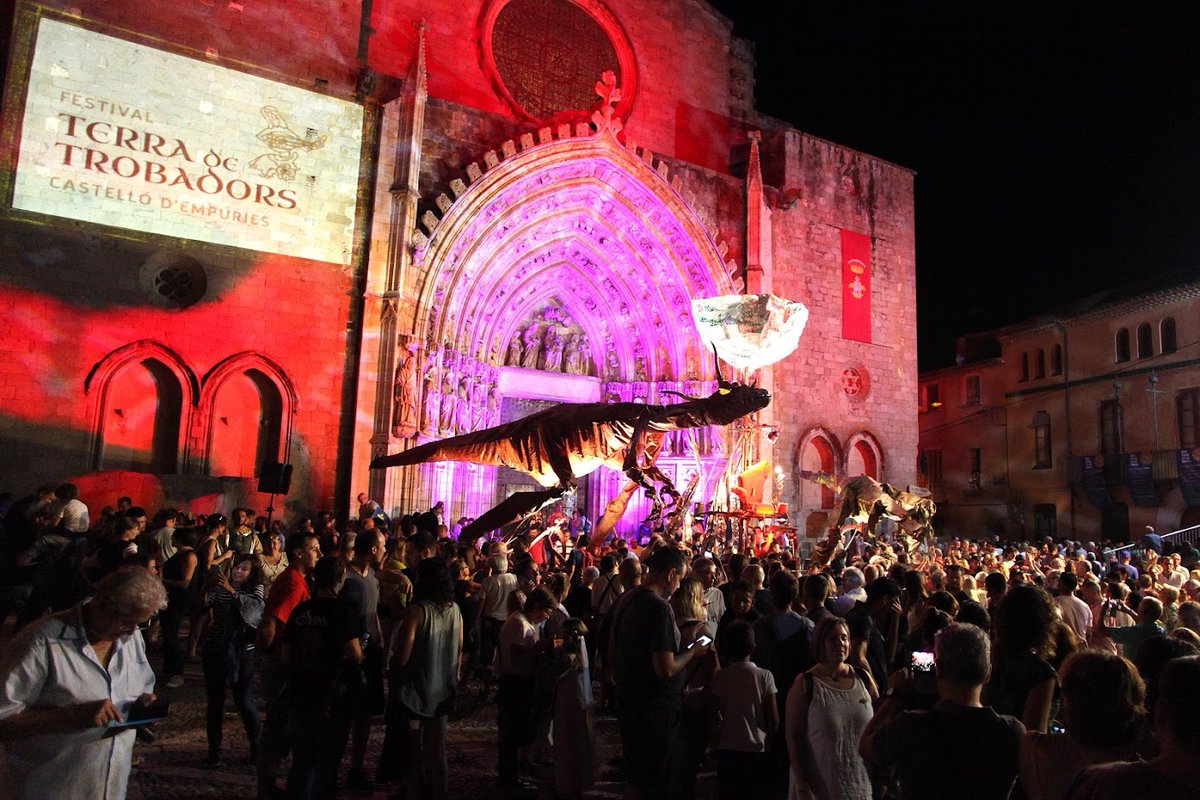 🥁 Del 10 al 12 de SETEMBRE 🥁 
[es]Festival Tierra de Trovadores de Castelló d'Empúries.
[ca]Festival Terra de Trobadors de Castelló d'Empúries.
[en]Terra de Trobadors Festival in Castelló d'Empúries.
terradetrobadors.com
