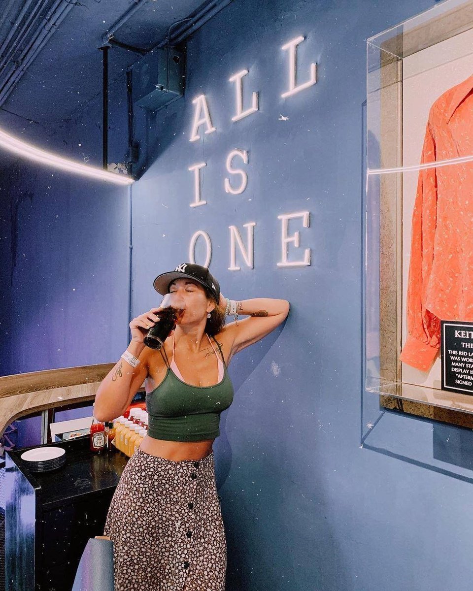 Psst…something is rollin’ for tomorrow but for now…
Happy #friyay, rockers! Ain’t nothing that a 🍻 beer can’t fix. Bottoms up! 😉
  
📸: @dashatrotskaya

#HardRockHotel #HRHPenang #hardrockhotelpenang #penang #malaysia #batuferringhi #tropicalparadise #madeformusic #keeprockin
