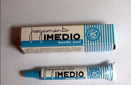 CamisetasEgb's tweet photo. Este ya no entra en la lista del cole, por que será...
#imedio #pegamento #olor #camisetasegb #yofuiaegb #colocón https://t.co/OoPGjl94zO