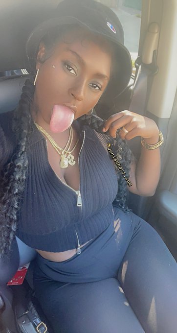 1 pic. Big Boss Jenny https://t.co/TcdHLRKKwB