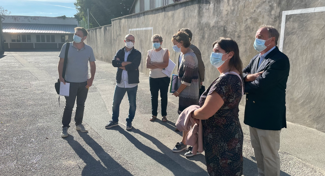 Prefet62's tweet photo. Dominique Consille, sous-préfète de l'arrondissement de #BoulogneSurMer, était hier à #Rinxent. 

A cette occasion, la sous-préfète a pu, aux côtés des élus, faire le point sur les dossiers du territoire. https://t.co/nDMCSuxyBT