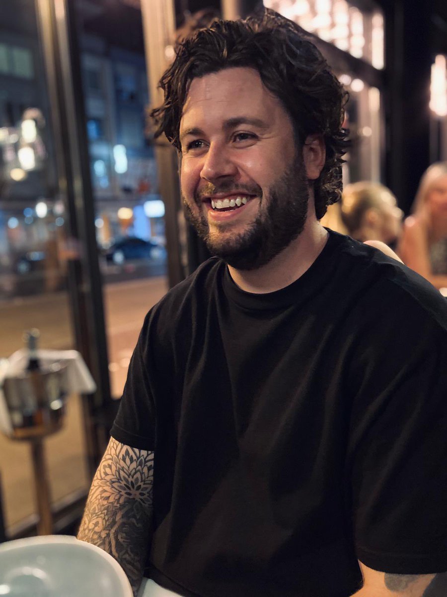 RowenClark's tweet image. HAPPY WEEKEND ❤️🏆

#happy #weekend #cheers