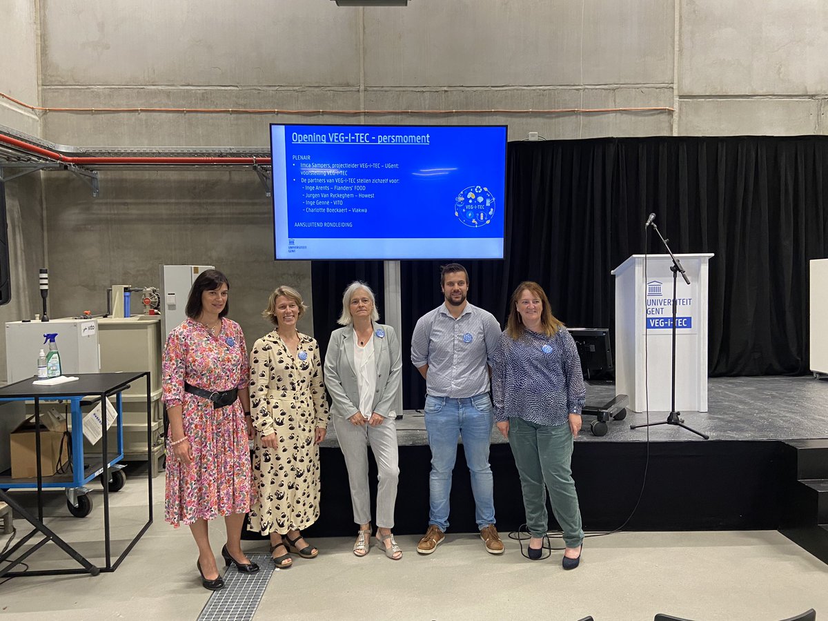 bjorn_samson's tweet image. Opening van VEG-iTEC waar @FlandersFOOD een flexibele pilootlijn samen met partners @ugent @provinciewvl Vandemoortele Belgapom Huis van de voeding @vlaamseoverheid EFRO @VLAIO_be zal opstellen voor het kruiden, coaten, paneren en frituren van groenten, aardappelen, vlees &amp;amp; vis