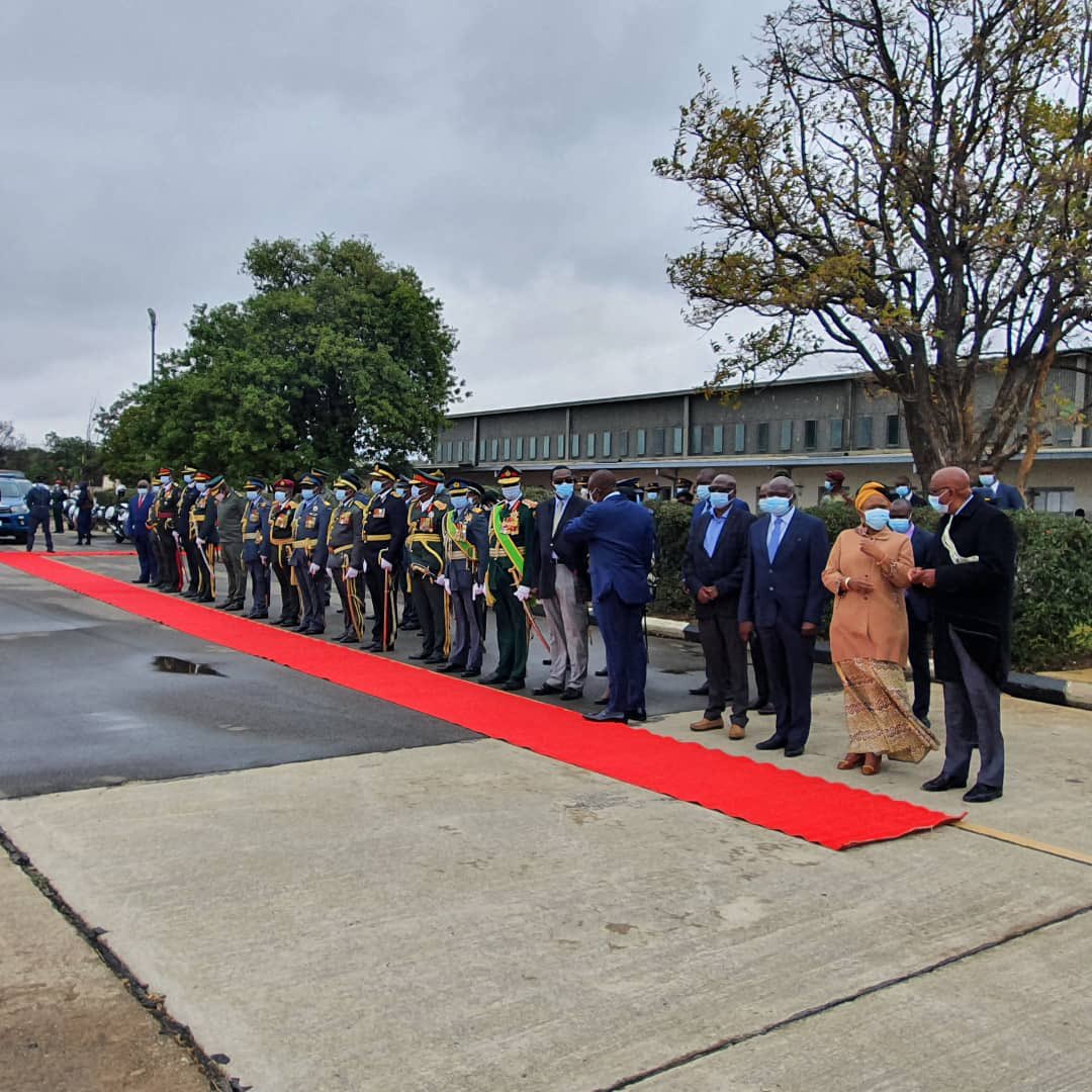 HE President @edmnangagwa has arrived at Josiah Tungamirai Airforce base in Gweru where he is presenting wings to 15 members of the Air force and commissioning of the number 68 training course. Of the 15 graduands 4 are women.