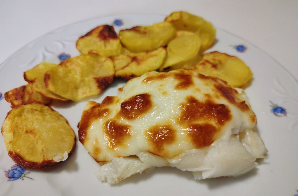 CuisineRecetas's tweet photo. Bacalao con patatas y muselina de alioli.
Una combinación perfecta. La receta 👇🏼 https://t.co/dRwnMeVtP3

@Moulinex_ES
#recetascuisinecompanionmoulinex #recetascuco #recetascompanion #recetascuisine #cuisinecompaniontouchxl #bacalao #alioli https://t.co/MwLvFIsAiS