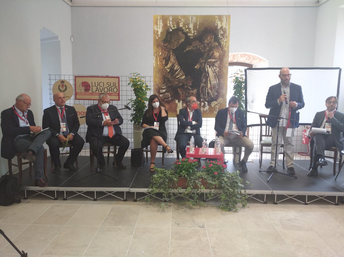 LucisulLavoro's tweet photo. "Attive ed efficaci: un piano per le politiche del lavoro."
Un dibattito centrale per il futuro del mercato del lavoro.
#Montepulciano
#LSL21 https://t.co/thyg8YODNa