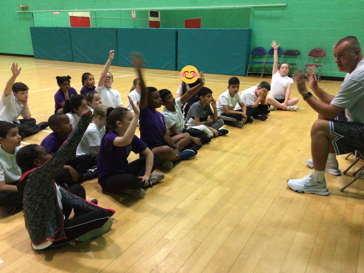 HolyFamilyL8_5T's tweet image. We started our basketball lesson by checking what the children can remember from their basketball lessons last year. 🏀 #rememberingmore @HolyFamilyL8_PE