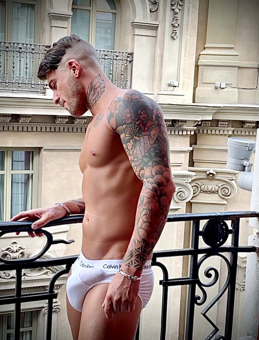 ?Weekend offer ?? Only 5,99$?? Unlock all my films and pics and enjoy like me doing it …??          