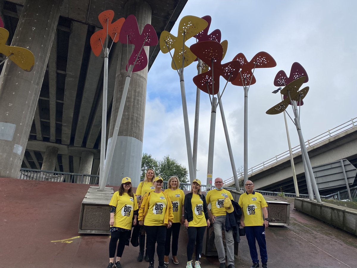 Some more from the @the_bigstep walk for #WorldSuicidePreventionDay #unitedtopreventsuicide with @TraceyGCVS @AChristieSNP and others from Glasgow’s #suicideprevention network remembering the 250-650 lives lost to gambling related suicide and to kick gambling ads out of football