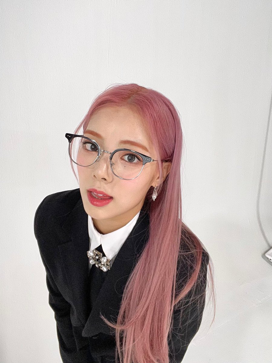 [#고은] 수트+안경 고뚠📸👓