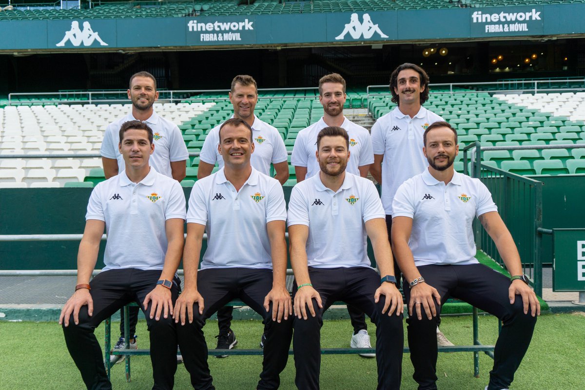 BetisAcademy's tweet photo. 📣 El @RealBetis presenta a los técnicos de su Escuela de fútbol para la temporada 2021/2022 ⚽️💚

Los entrenamientos arrancarán el próximo miércoles  😉🔛 

➡️ https://t.co/kgTfjAMhGI https://t.co/ORj5ntBngF