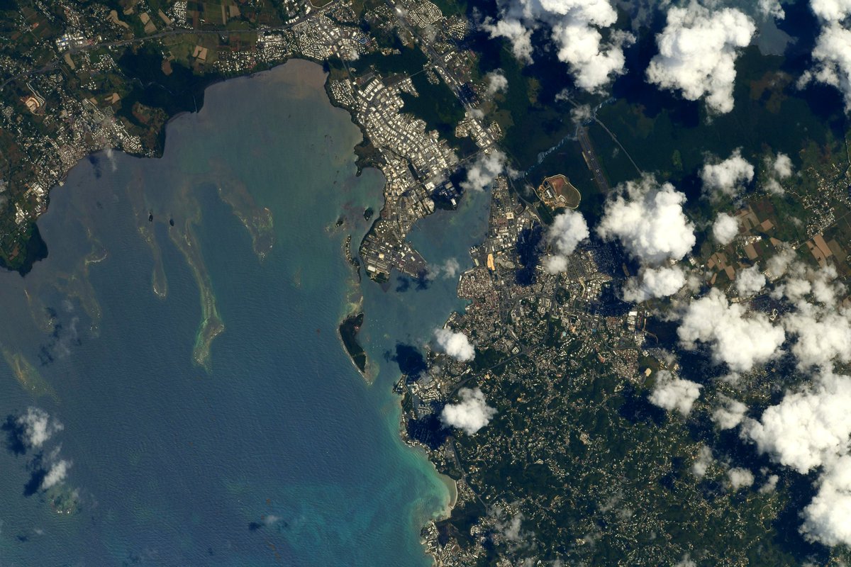 The #Guadeloupe islands in different views: under clouds ☁, in close-up and from afar. One island really looks like a  🦋 from space. The Basse-Terre island is also of volcanic origin. #VendrediVolcan flic.kr/p/2mnMPaj #MissionAlpha