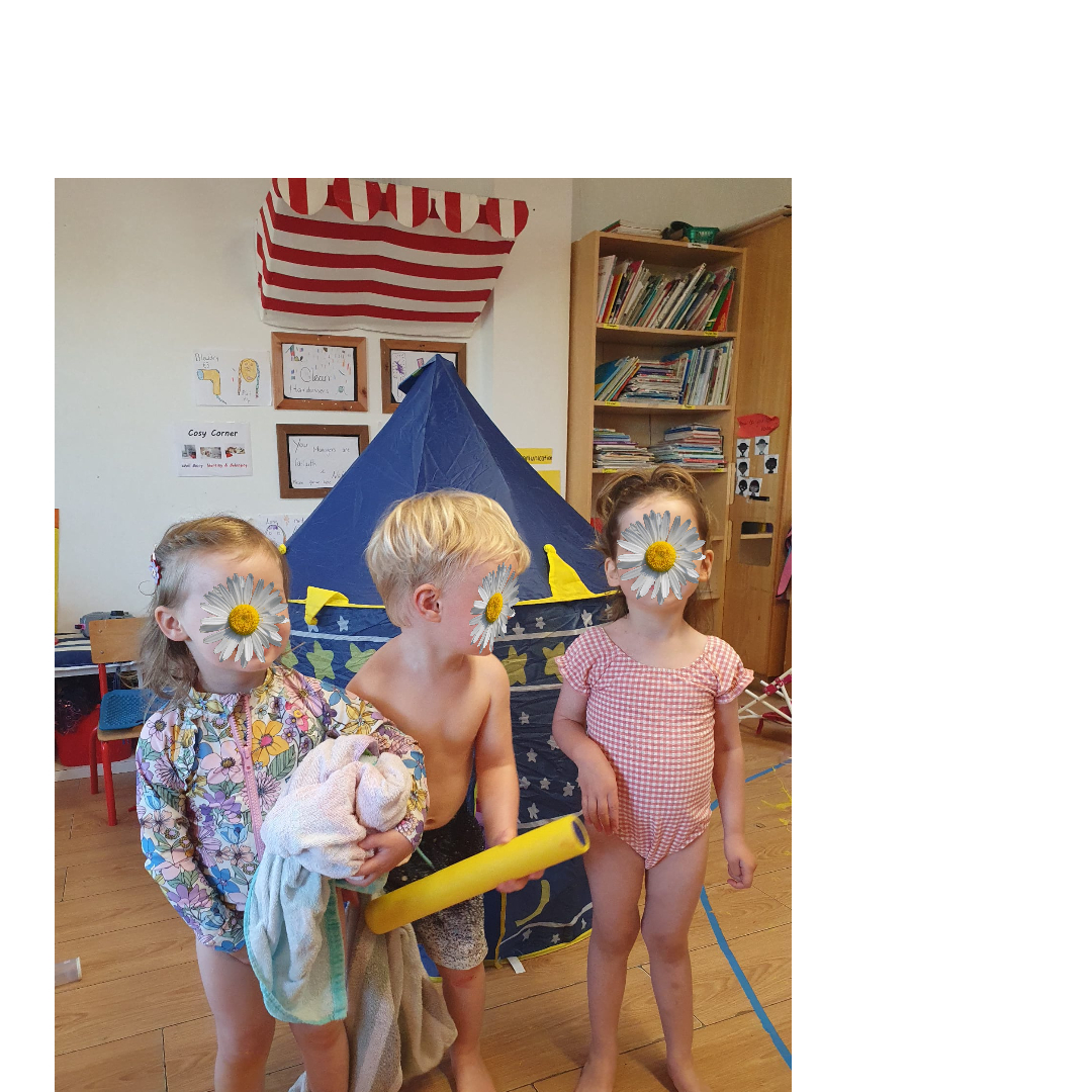 daisychaindub's tweet photo. 𝐒𝐭𝐞𝐩𝐚𝐬𝐢𝐝𝐞 𝐂𝐞𝐧𝐭𝐫𝐞: While the sun was shining recently, the Montessori children were certainly up for the paddling pool outside! #daisychaindub #childcaredublin #sunshineplay #watersports https://t.co/ncuTernGxM