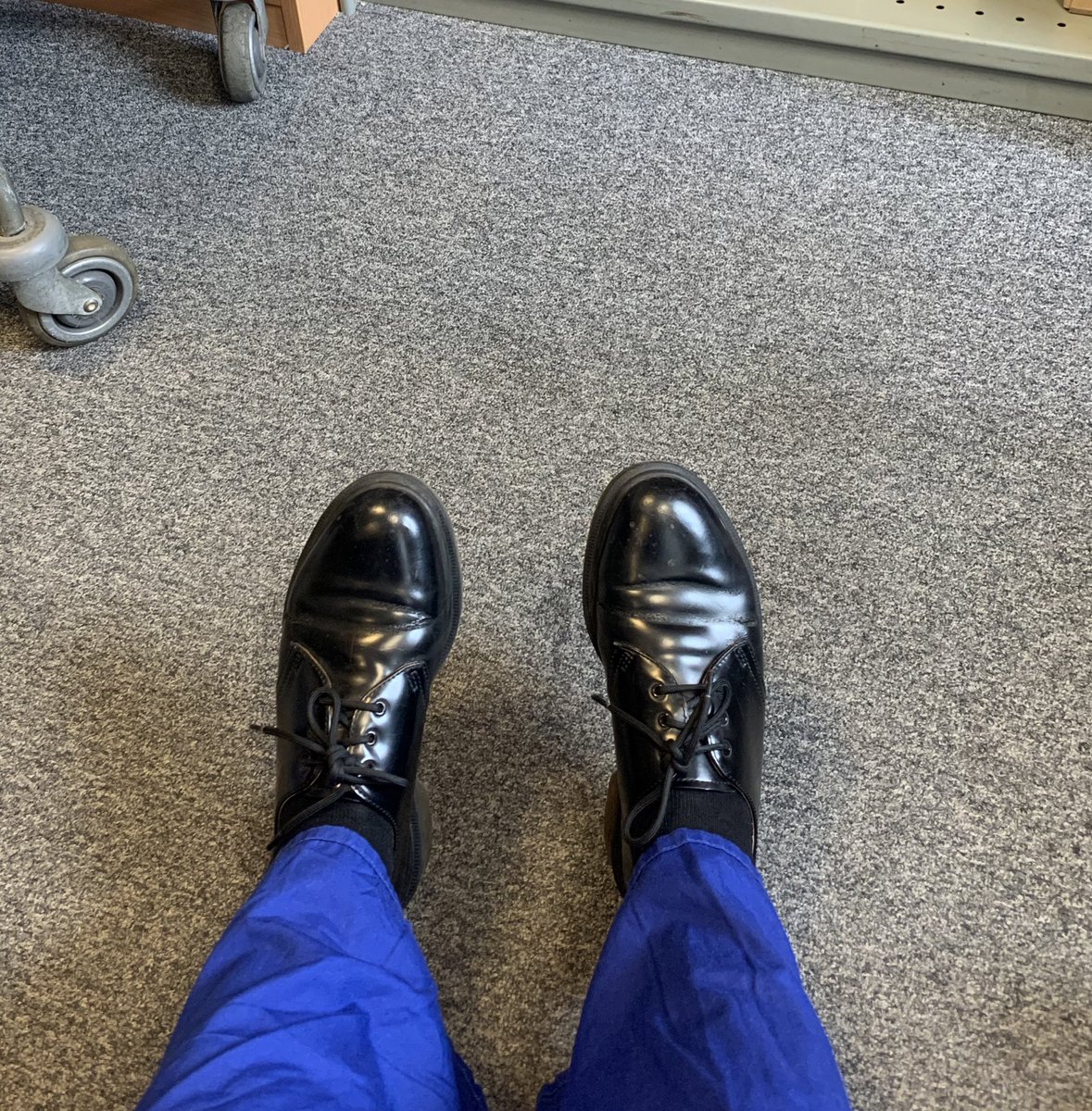 Forgot my trainers. Serving shoes and scrub realness 🤮
