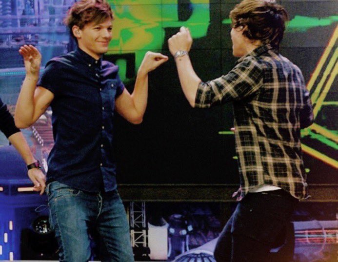 ୨୧ h&l daily (@daiiylarry) on Twitter photo 