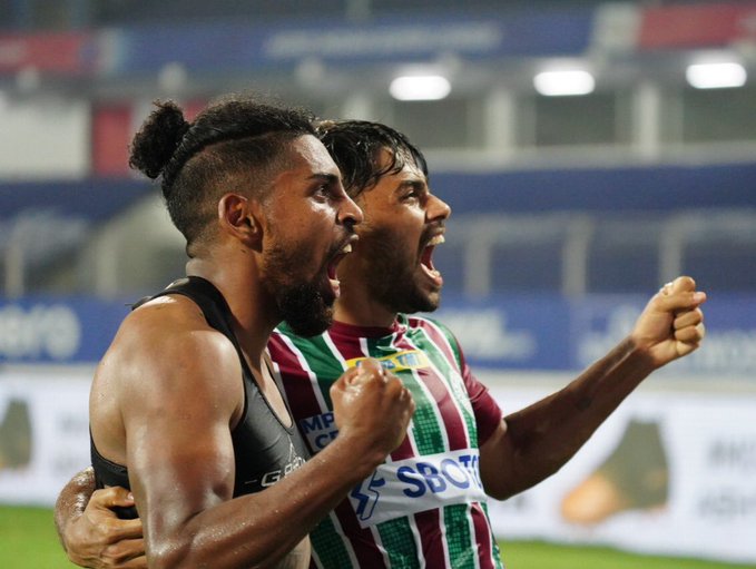 FootballNewsy's tweet photo. That moment when you meet your mates on the weekend! 🥳🤩🕺

#ATKMohunBagan 
#IndianFootball 
#football https://t.co/CpraYvCt5n