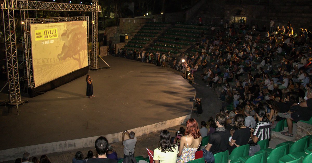 4. <a href="/Baska_Sinema/">Başka Sinema</a> Ayvalık Film Festivali 8 Eylül’de sona erdi. 

<a href="/bugrabute/">Ekrem Buğra Büte</a> şimdiden ülkenin en değerli sinema organizasyonlarından birine dönüşen festivale dair izlenimlerini yazdı.

🔗 ‘Karşılaşmaların İzinde’: bit.ly/3jXLjOg