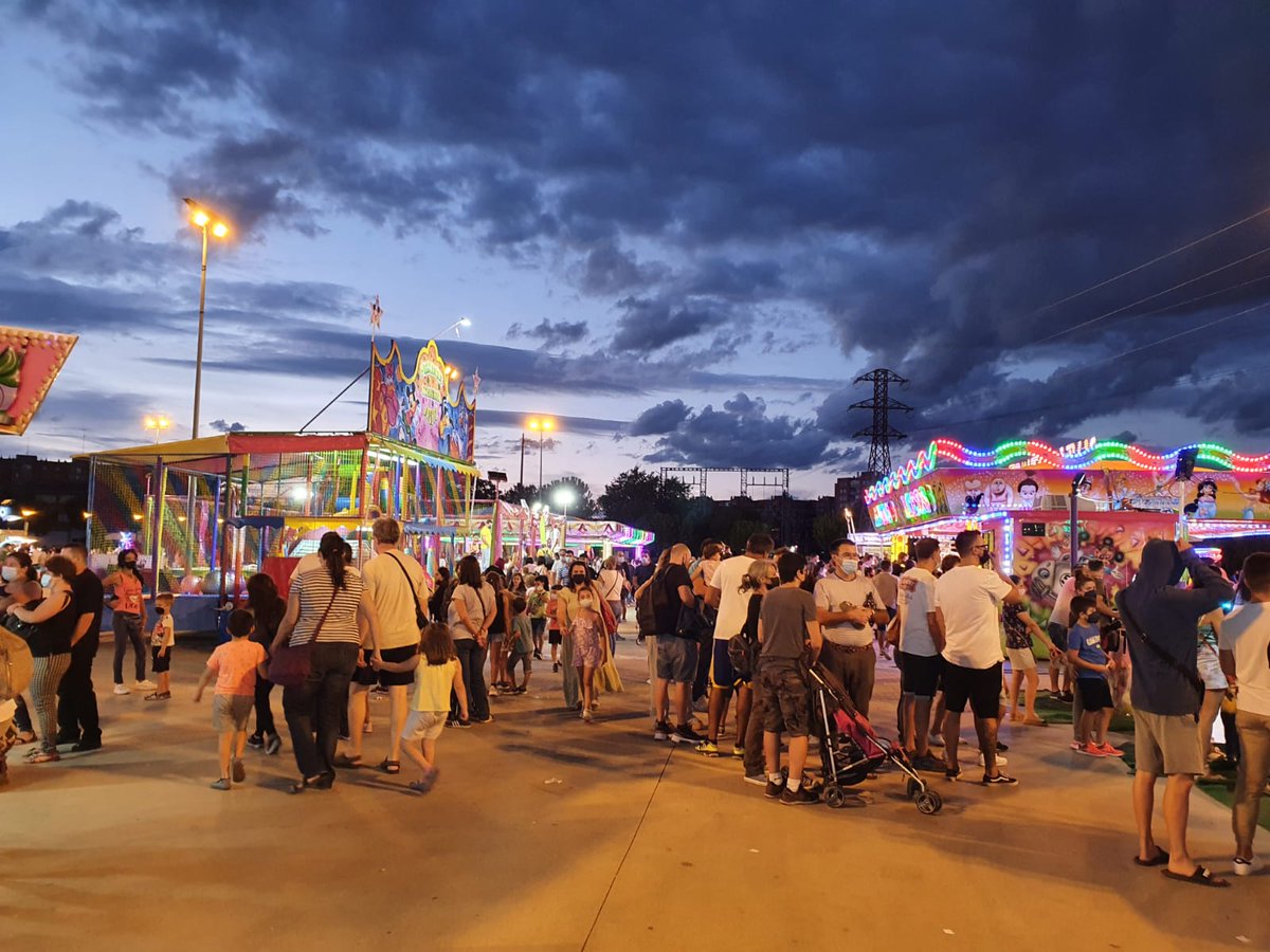 alcorconcultura's tweet photo. Recinto ferial
Hoy 10 de septiembre todas las atracciones del RECINTO FERIAL cuestan 1 €
A partir de 18,h
Dos espacios delimitados
Límite de aforo
Distancia seguridad entre atracciones
Uso geles hidroalcoholicos
#FiestasAlcorcon2021
#AlcorconEstaContigo https://t.co/NFKWs0E8JN
