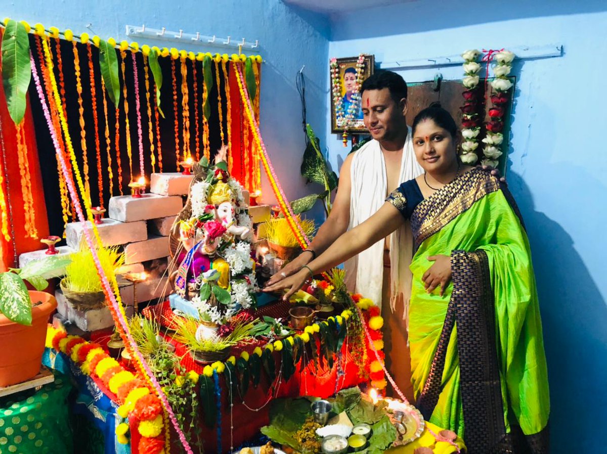 Rrkondbattunwar's tweet photo. श्रींचे आगमन ..
श्री गणेशोत्सवाच्या आपणास अनंतकोटी शुभेच्छा..
#Ganeshotsav #GaneshChaturthi2021 https://t.co/KMW7Qis0MS