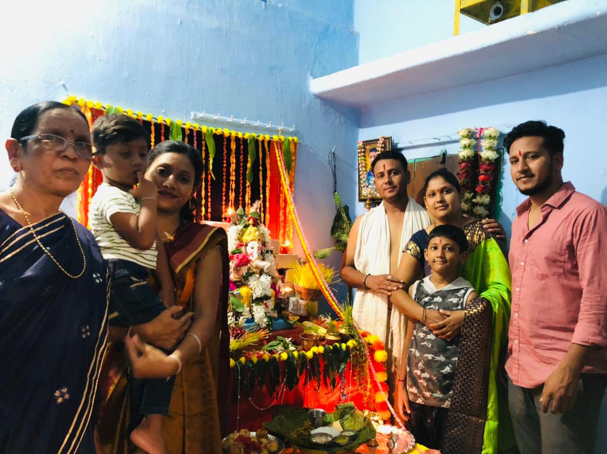 Rrkondbattunwar's tweet photo. श्रींचे आगमन ..
श्री गणेशोत्सवाच्या आपणास अनंतकोटी शुभेच्छा..
#Ganeshotsav #GaneshChaturthi2021 https://t.co/KMW7Qis0MS