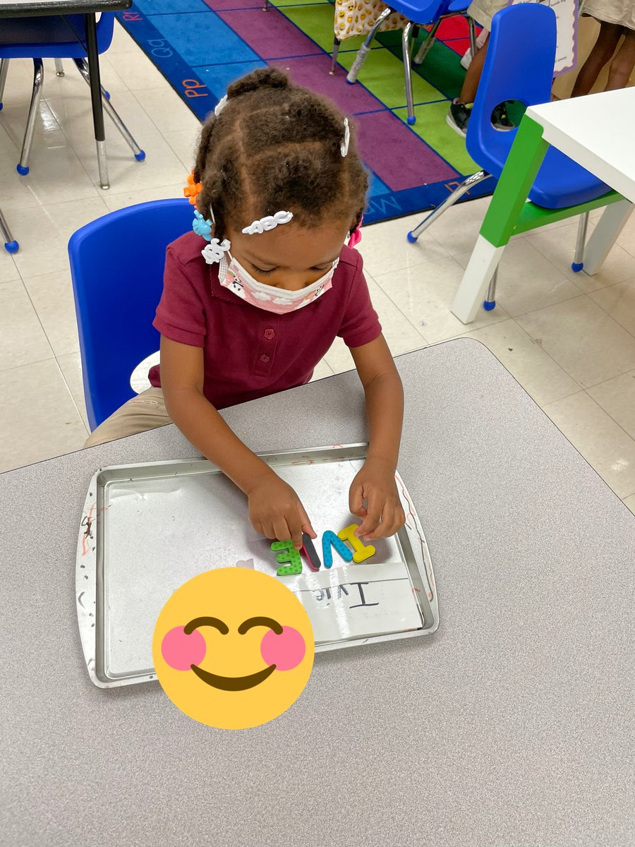 MrsGrahamTHES's tweet image. Manipulating letters to spell first name. When mastery some even did their last. #ChooseTHES