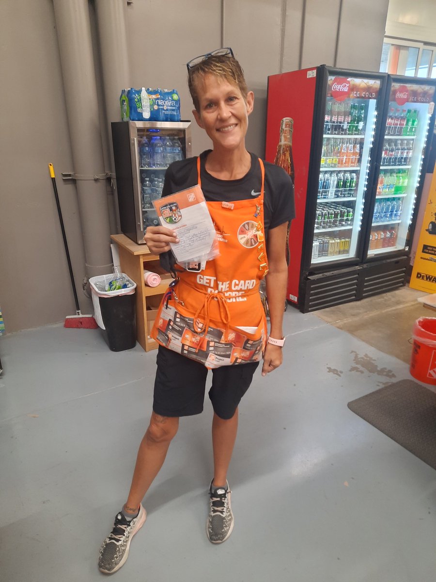 angst_l's tweet photo. This fabulous lady is a Pro sign up and lead generating Rock Star!! Great work showing off your G.E.T. Deborah. #6587 https://t.co/IQZCJndCUt