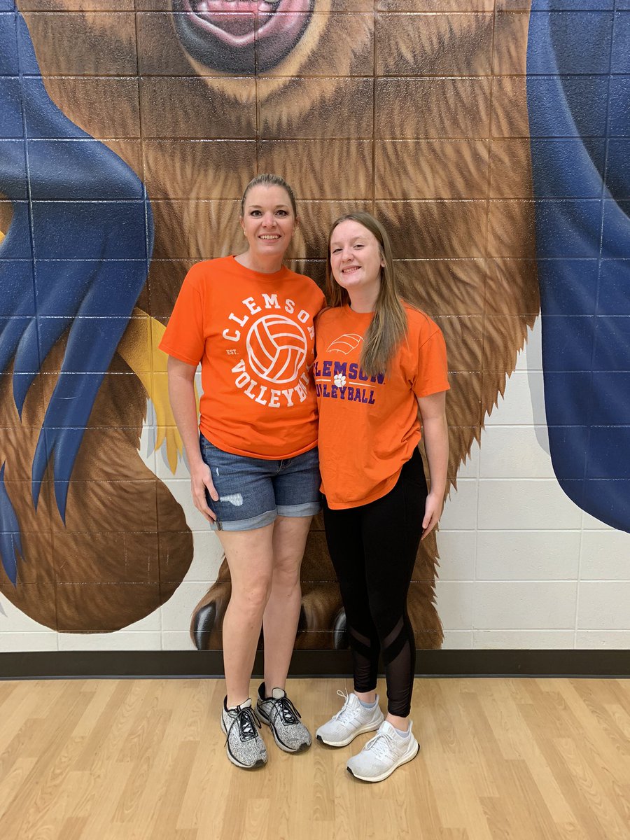 Representing our girl Devon Taylor and <a href="/ClemsonVB/">Clemson Volleyball 🏐</a> on Game Day! Beat Kennesaw State today!! <a href="/KleinVolleyball/">Klein HS Volleyball</a>
