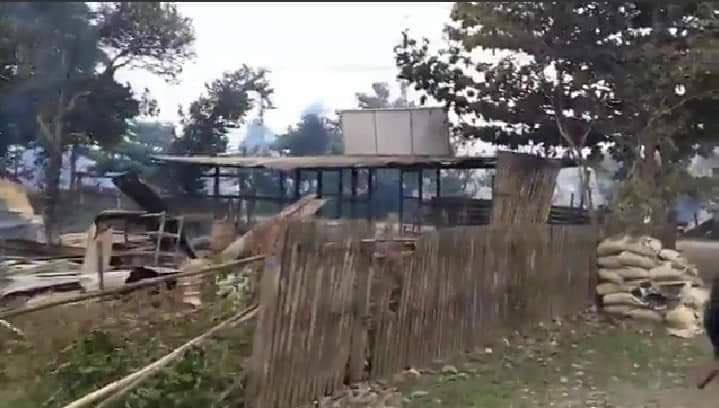 Nothing to be recovered but ashes in the aftermath of SAC terrorists’ arson attack on more than 30 civilians houses located in Nanthar village, Gantgaw, Magway today. 

#WhatsHappeningInMyanmar #Sep10Coup #GlobalArmsEmbargo pic.x.com/DJm2u4ydCE