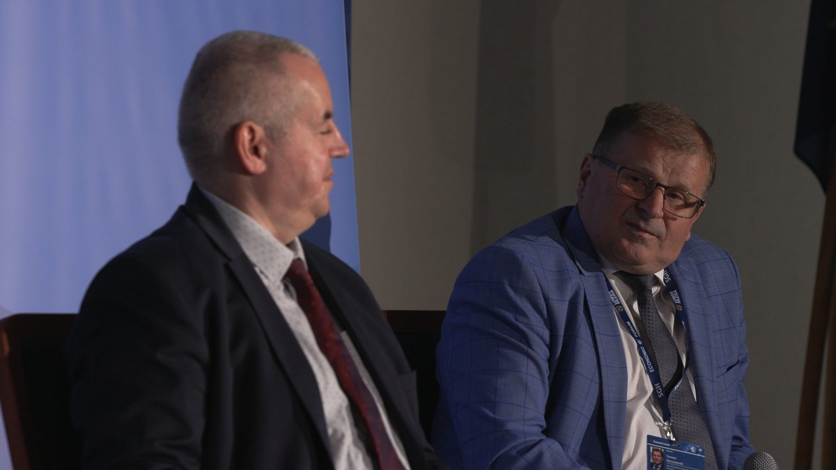 funduszpfron's tweet photo. 📸 Zastępca Prezesa Zarządu PFRON Tomasz #Maruszewski wziął udział w panelu dyskusyjnym "Pole do współpracy czy pole walki. Jak układają się relacje administracji rządowej i samorządowej" podczas @Economic_Forum_ w #Karpacz.
Panel odbywał się pod patronatem merytorycznym PFRON. https://t.co/FIEze4YlbP