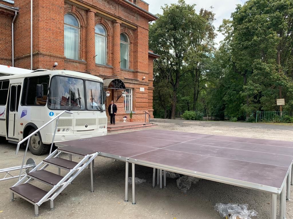 В Пензенской области появился первый автоклуб. В рамках нацпроекта «Культура»оригинальный дом культуры стоимостью более 5 млн рублей уже появился в Культурном информационно-досуговом центре Белинского района.  #правительствопензенскойобласти #минкультпенза #нацпроекткультура