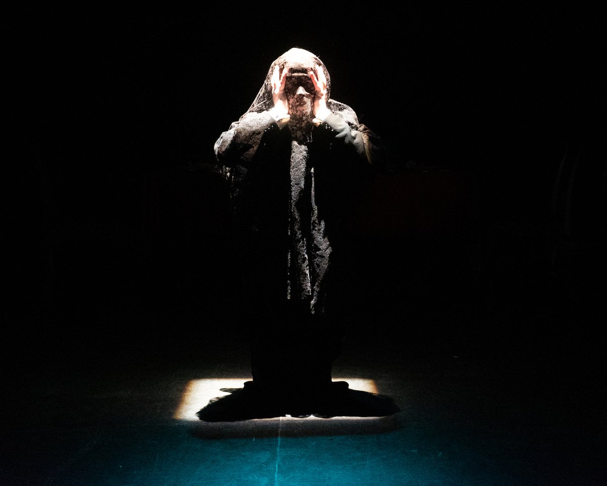 StJohnsTheatre's tweet photo. Last few tickets available for tomorrow evening's post All Ireland performance of ' A Wilde Fan' from @bottomdogtheatr in Limerick starring @MylesBreen1   
Get your tickets here ➡ https://t.co/Ck22m1ISh5

@artscouncil_ie @KerryCoArts @Listowel_ie https://t.co/JtuHmIoEs6
